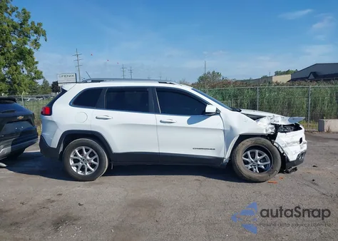 2015 Jeep Cherokee Latitude из США, поврежденный, VIN 1C4PJMCS2FW710121